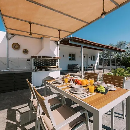 Reni Garden House Villa *