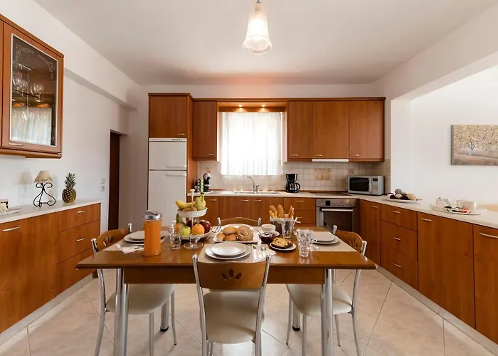 فيلة Reni Garden House *