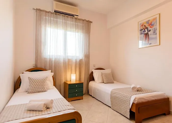 فيلة Reni Garden House